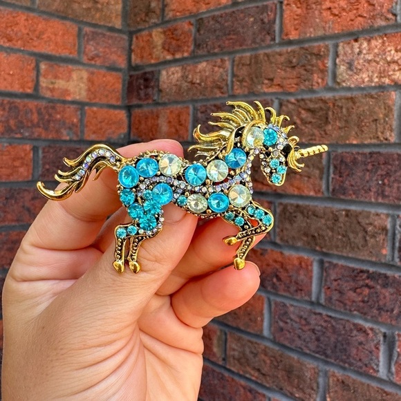 Betsey Johnson Gold Blue Unicorn Crystal Brooch - Picture 3 of 7